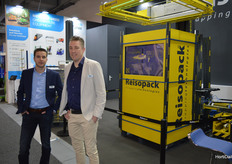 Nick Groenewegen en Sander Zuidgeest combineerden hun stand met Reisopack. De nieuwste modellen bindmachines werden getoond.